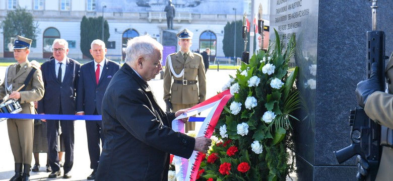 Politycy PIS uczcili pamięć ofiar katastrofy smoleńskiej