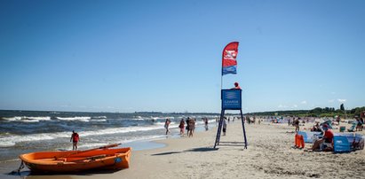 Co robić, gdy na plaży powiewa czerwona flaga?