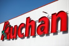 Duża sieć sprzedaje sklepy w Polsce. 8 centrów handlowych idzie pod młotek