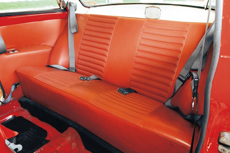 Pasy bezpieczeństwa z przodu i z tyłu