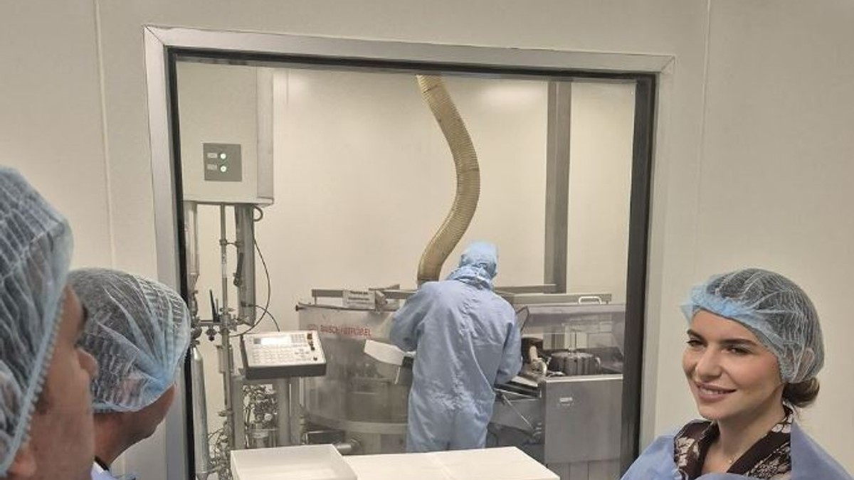 Direktorka RFZO posetila fabriku lekova na Kubi - Blic