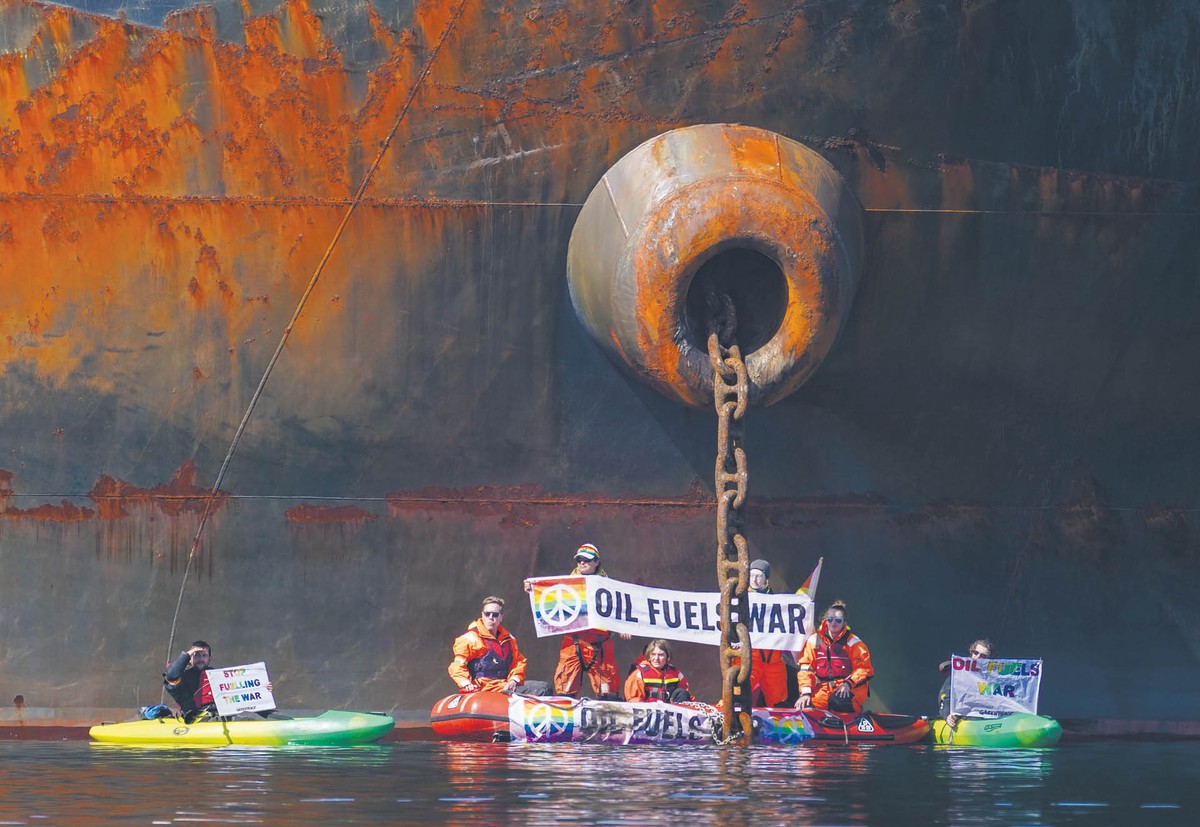 Aktywiści z Greenpeace zablokowali wczoraj należący do norweskiego koncernu ExxonMobil tankowiec z ropą z Rosji