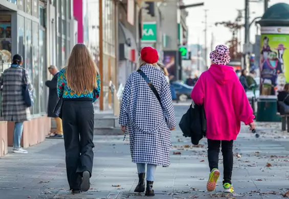 Młodzi Polacy boją się drożyzny. Starsi żyją w strachu przed zimą