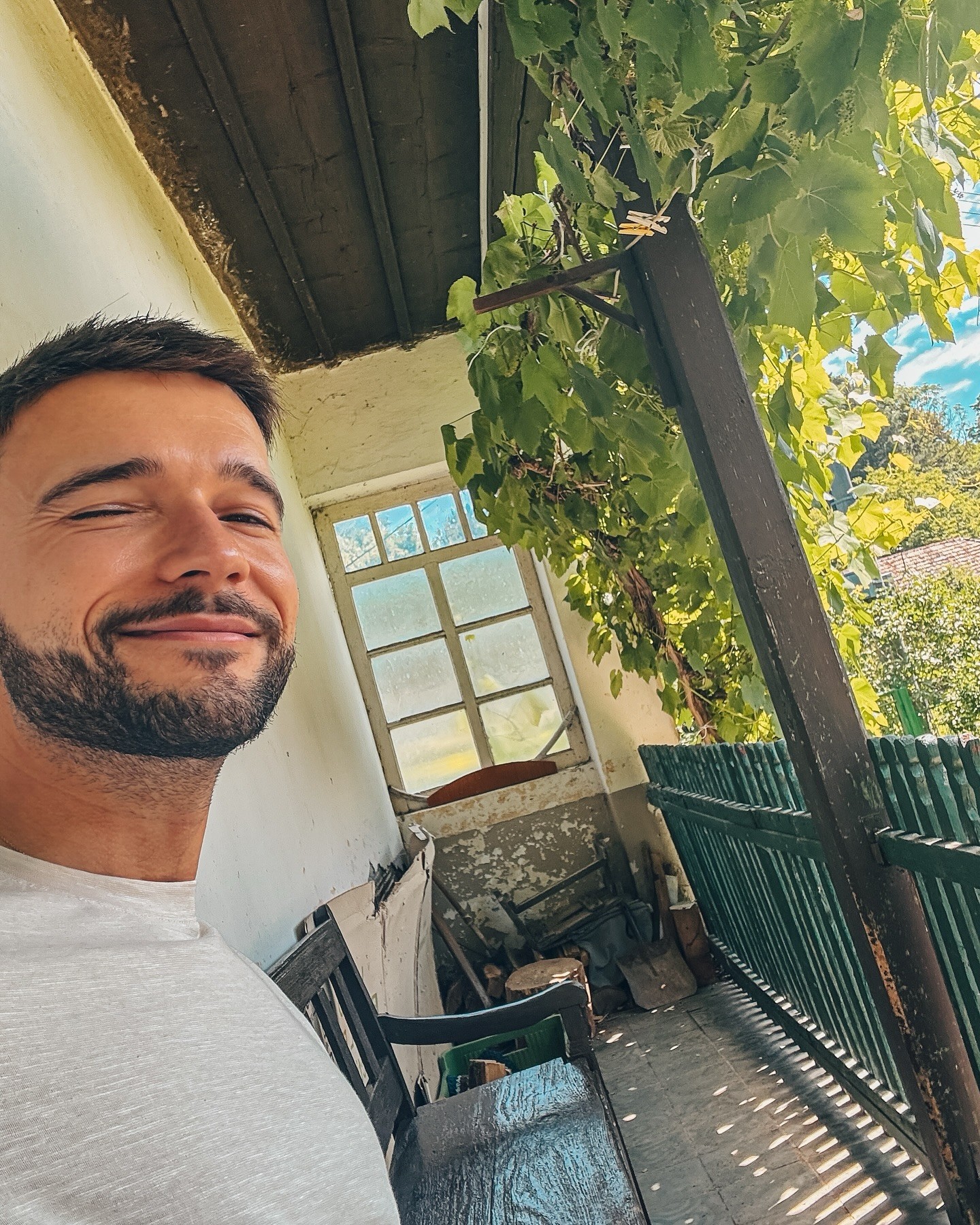 Moderátor Vratko Sirági.