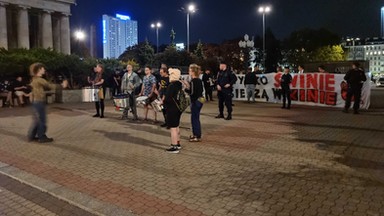 Protest przeciwko "Zielonej granicy" pod warszawskim kinem. Tak zareagowali aktywiści