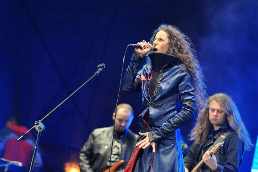 Michał Szpak pokazał pępuszek. Ładny? FOTO