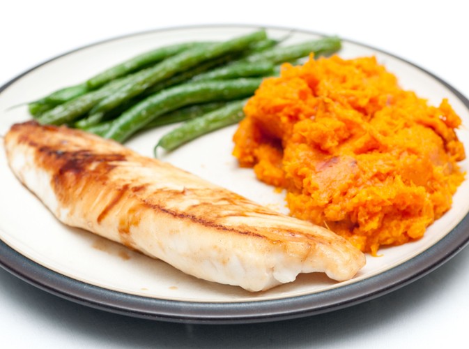 8. Słodkie ziemniaki zawierają witaminę D