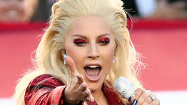 Lady Gaga showműsora szórakoztatja a Super Bowl félidejében nézők millióit