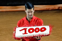 Tysięczne zwycięstwo Novaka Djokovica. Serb dostał... tort