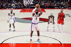 Lakers odrobili 25 punktów straty. James coraz bliżej rekordu Abdul-Jabbara [WIDEO]