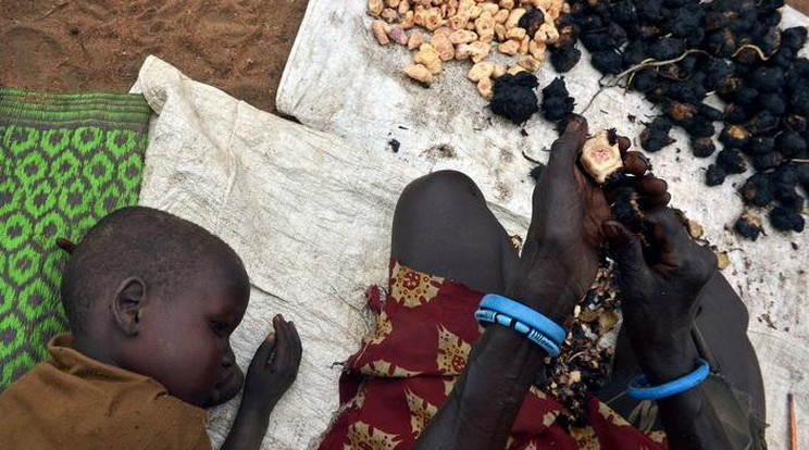 Az éhezők száma több mint kétszresére nőhet (Fotó: AFP)
