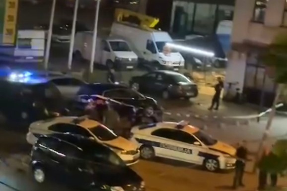 MILAN OSTOJIĆ SANDOKAN UPUCAN U ŠAPCU? Bivši vođa šabačke grupe ranjen ispred tržnog centra: U njega ispaljeno više hitaca (VIDEO)