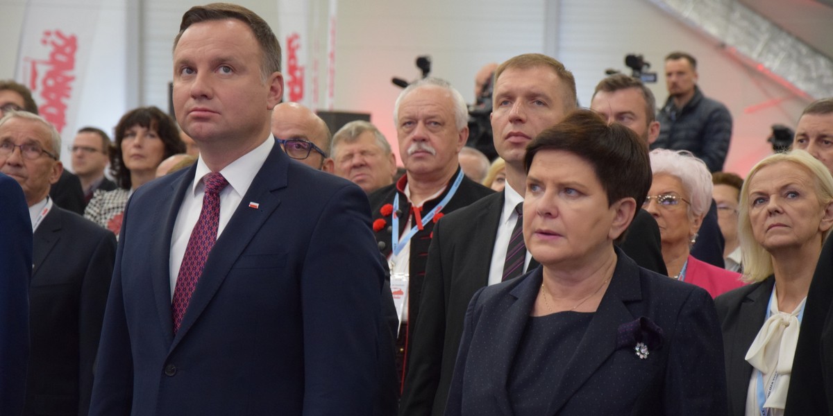 Podczas spotkania wicepremier Beata Szydło w imieniu rządu przedstawiła związkom zawodowym pięć propozycji. Sugestie ma także prezydent Andrzej Duda