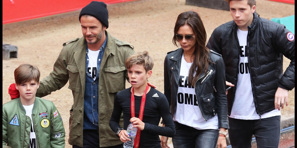 David i Victoria Beckham z dziećmi