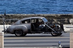 Płoną auta na Kubie, czyli 'Szybcy i wściekli 8' podglądani na planie [ZDJĘCIA]