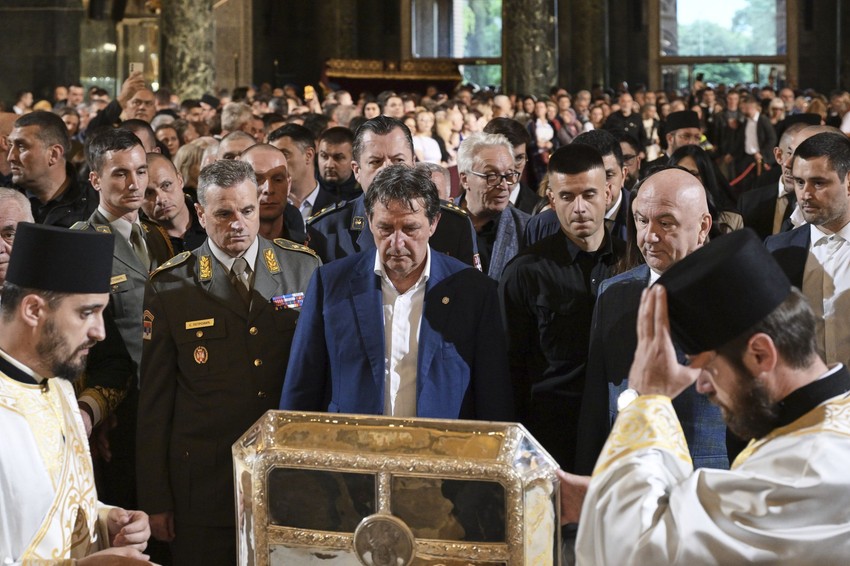 Ministar Gašić sa pripadnicima vojske prisustvovao Spasovdanskoj litiji