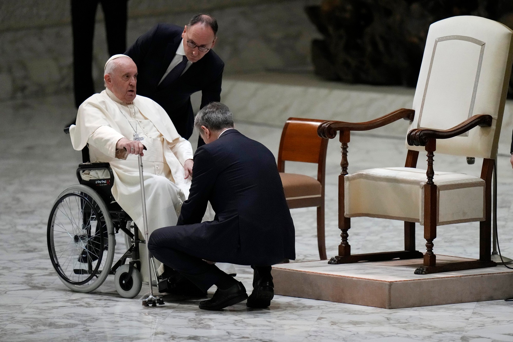 Pápež František v stredu vyzval na modlitby za svojho predchodcu, bývalého pápeža Benedikta XVI.