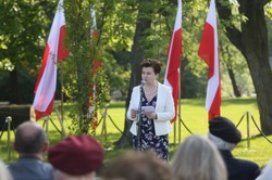 Prezydent Warszawy Hanna Gronkiewicz-Waltz wydała zakaz demonstracji przeciw "Klątwie"
