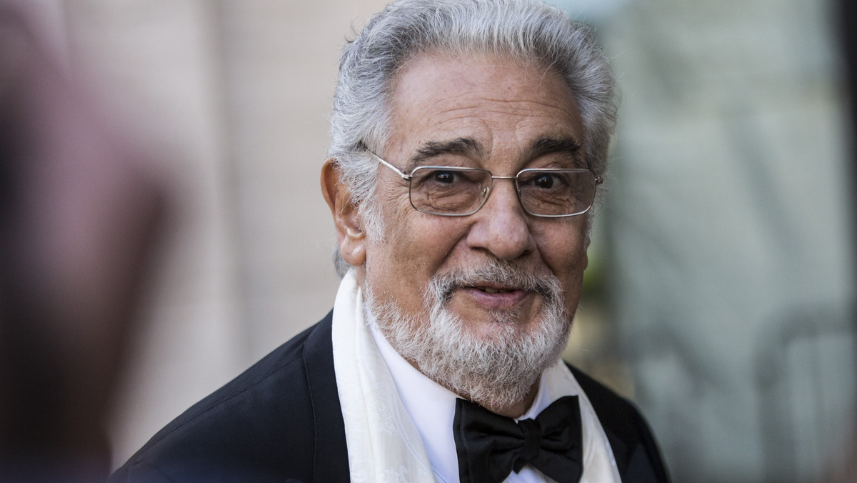 Kilka dni temu informowaliśmy, że hiszpański tenor Placido Domingo trafił do szpitala w meksykańskim mieście Acapulco po nasileniu się u niego objawów zarażenie koronawirusem. Teraz okazuje się, że podane lekarstwa zaczęły działać, a leczenie muzyka będzie kontynuowane w domowej izolacji.