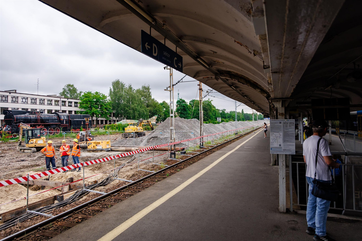 Wielkie zmiany na stacji Sosnowiec Główny. Trwa budowa nowego peronu