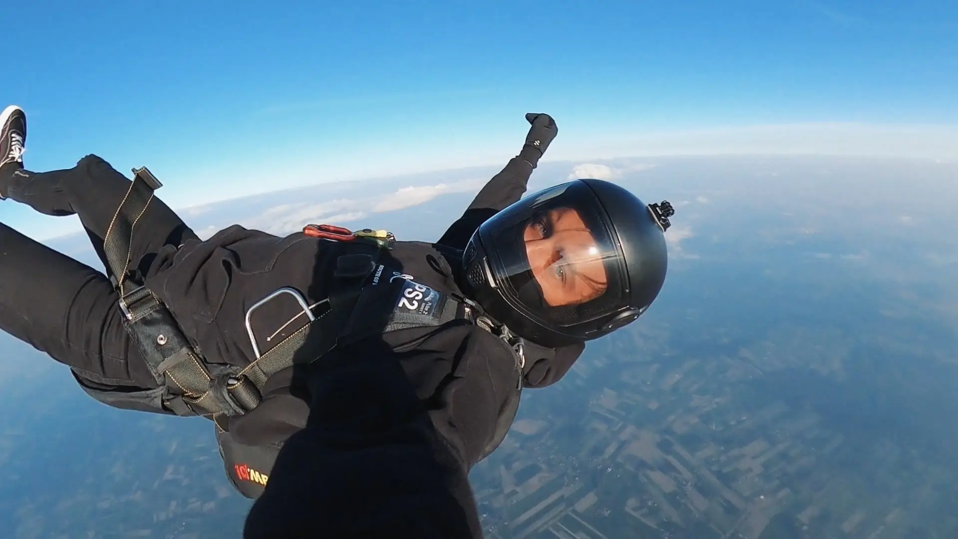 „Kiedy lecisz ze spadochronem, to tak jakbyś miał włączoną opcję Google Earth na żywo”