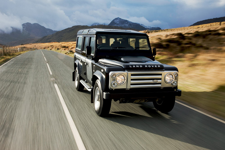 Land Rover Defender 110 SVX: jubilat na długim podwoziu