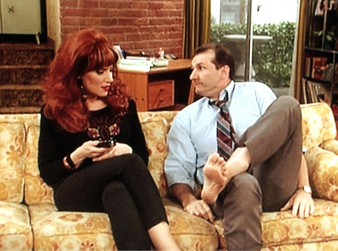 Al i Peggy Bundy z kultowego 'Świata według Bundych' sami zdają się być nie do końca przekonani o wzajemnej miłości. Jednak w strategicznych chwilach okazuje się, że pasują do siebie jak ulał i kochają się na zabój