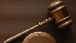 Sędzia Łączewski oddala pozew frankowicza, ale stwierdza przy tym: Kredyty we frankach są niespłacalne