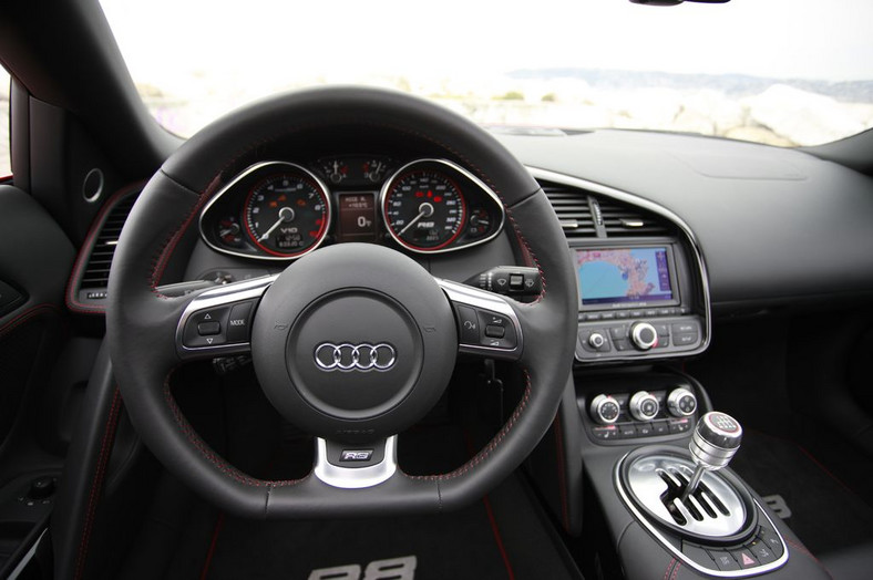Audi R8 Spyder - supercabrio na wiosnę