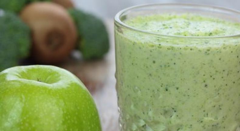 Green Apple and Kiwi Smoothie