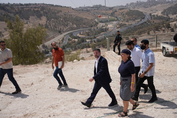 Izrael preuzima ovlašćenja nad svetilištem u Hebronu od Palestinske uprave, Abas: "Kršenje međunarodnog prava"
