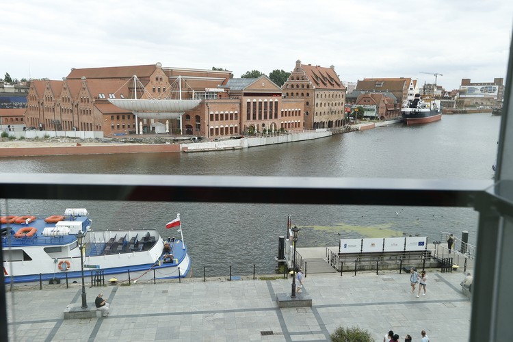 Widok z okna apartamentu Justina w hotelu Hilton Gdańsk