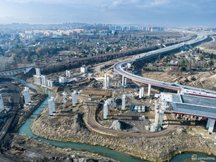 Budowa estakady gigant na S7 już na półmetku. Ponad półtora kilometra na wysokości dwudziestu metrów! [ZDJĘCIA]