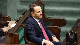 sikorski zrobił ankietę ws. premiera z pis . wynik bardzo go zaskoczył