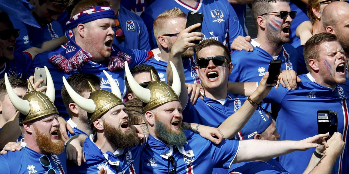 Islandcy fani na trybunach
