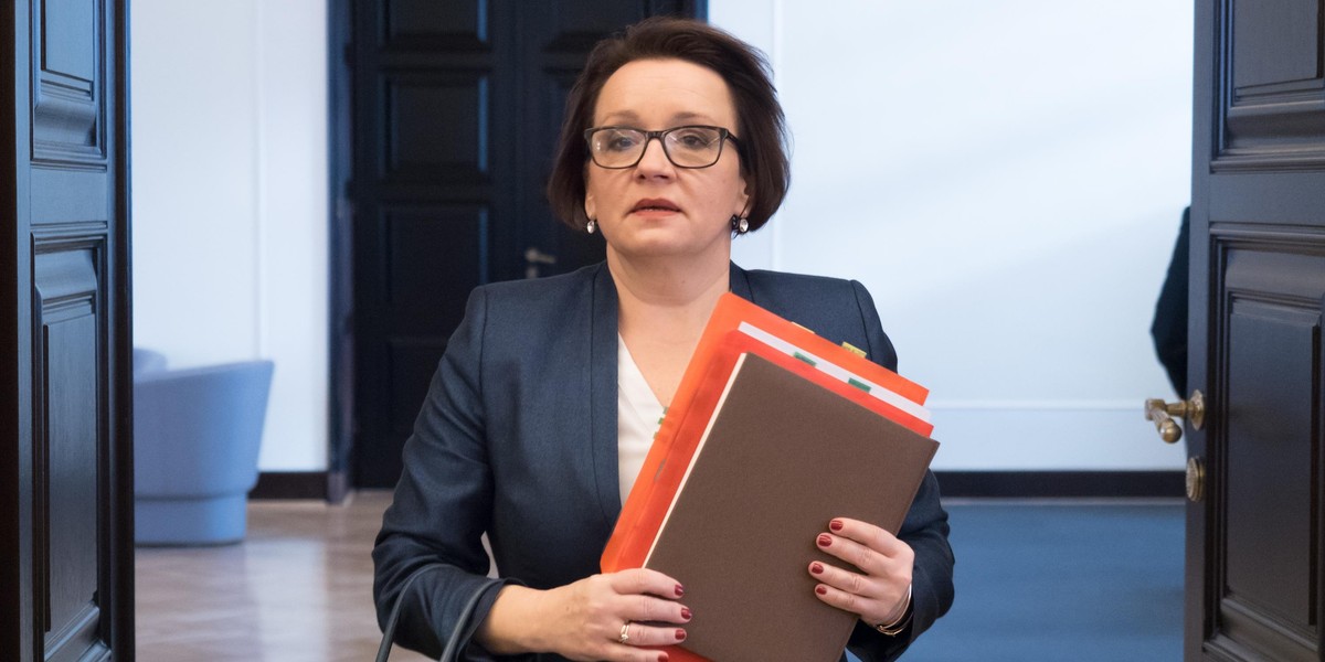 Będzie dymisja minister edukacji? Solidarność ma jej dość!