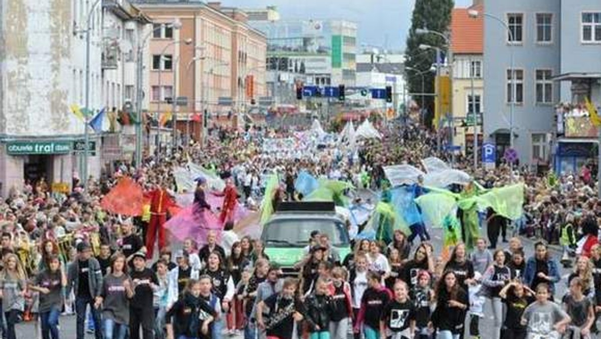 Program tegorocznego Winobrania 2014 zawiera wiele ciekawych punktów. Koncerty, wystawy, degustacje w miasteczku winiarskim, tradycyjny jarmark i wiele wycieczek - to wszystko czeka na nas od 6 do 14 września. Oto propozycje, które wpadły nam w oko.