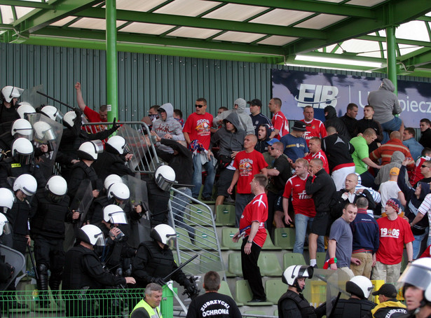 Politycy zajmą się chuliganami. Nie wejdą na żaden stadion