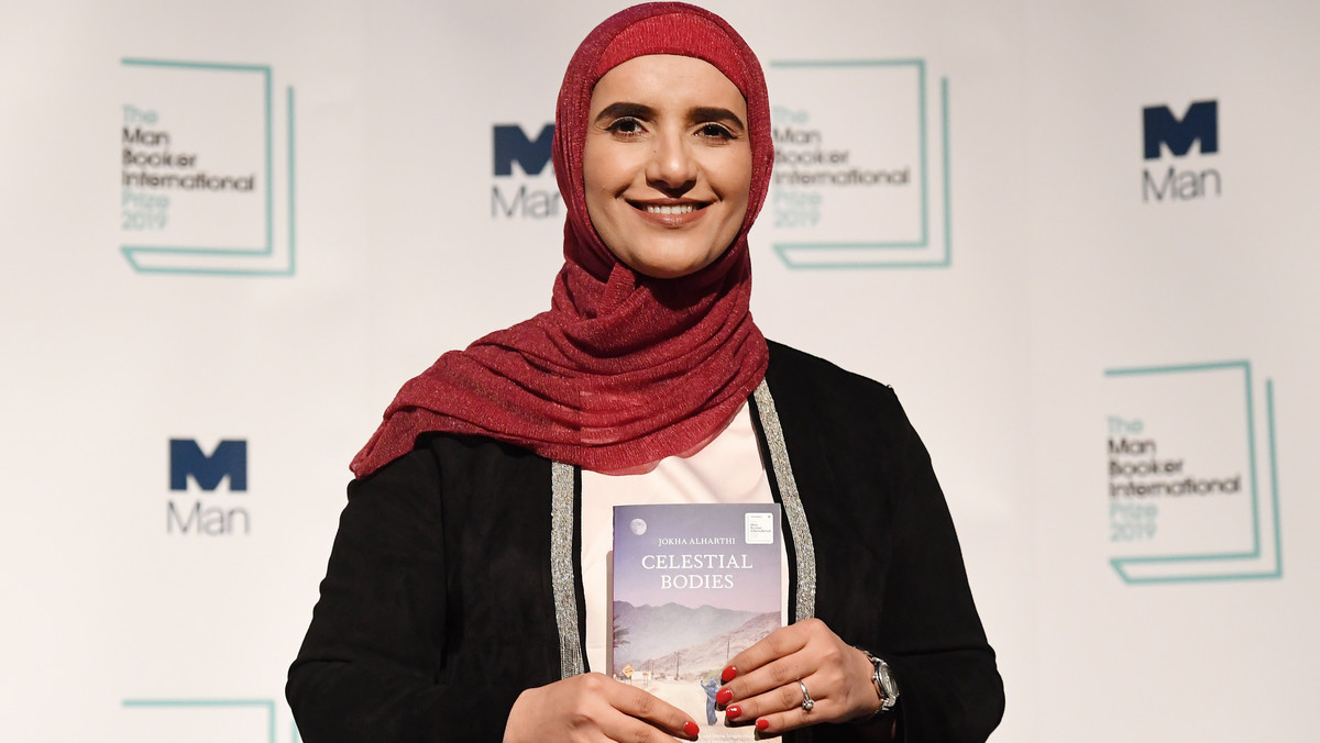 Omańska pisarka Jokha Al Harthi została laureatką Międzynarodowej Nagrody Man Booker za powieść "Celestial Bodies" - ogłoszono w Londynie. Na krótkiej liście nominowanych była też zeszłoroczna laureatka nagrody, Olga Tokarczuk z powieścią "Prowadź swój pług przez kości umarłych"