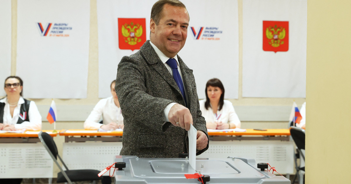 Medvedev a scuipat în chipul românilor cerând aur furat