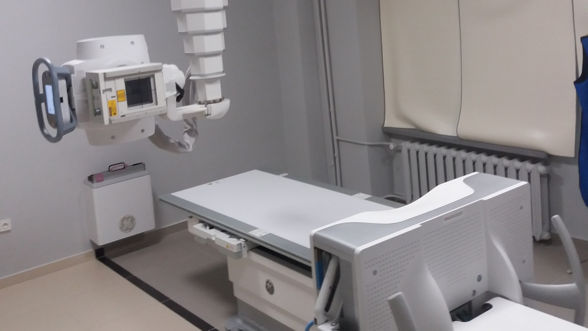 Pacjenci Szpitala Kieleckiego św. Aleksandra mogą korzystać z nowoczesnego aparatu rentgenowskiego. Dzięki dostawce do łączenia obrazów, w lecznicy będzie można wykonać zdjęcia całego kręgosłupa i całych kończyn, co nie jest możliwe na tradycyjnym sprzęcie RTG.