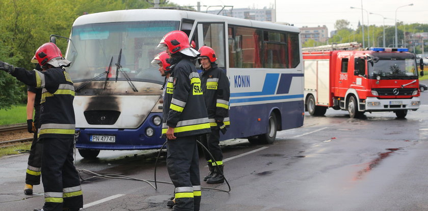 Pasażerowie uciekali z płonącego autobusu