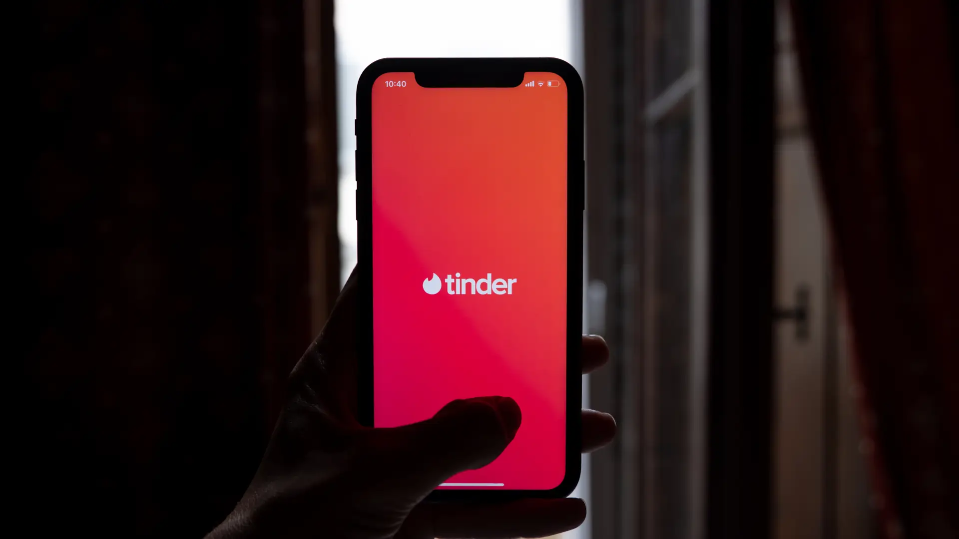 Tinder z nową funkcją za niemal 500 dol. "Może zwiększyć skalę nękania"