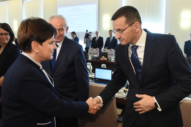 Premier Beata Szydło oraz wicepremier, minister finansów i rozwoju Mateusz Morawiecki