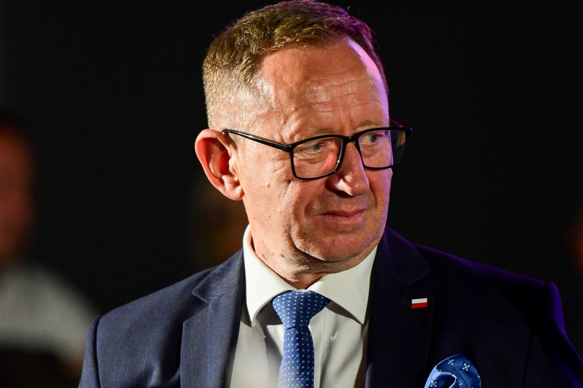 Nowy sondaż w sprawie afery wokół CPK. Polacy ocenili tłumaczenia Roberta Telusa