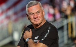 Trener Cracovii: Widzew jest teraz niewiadomą