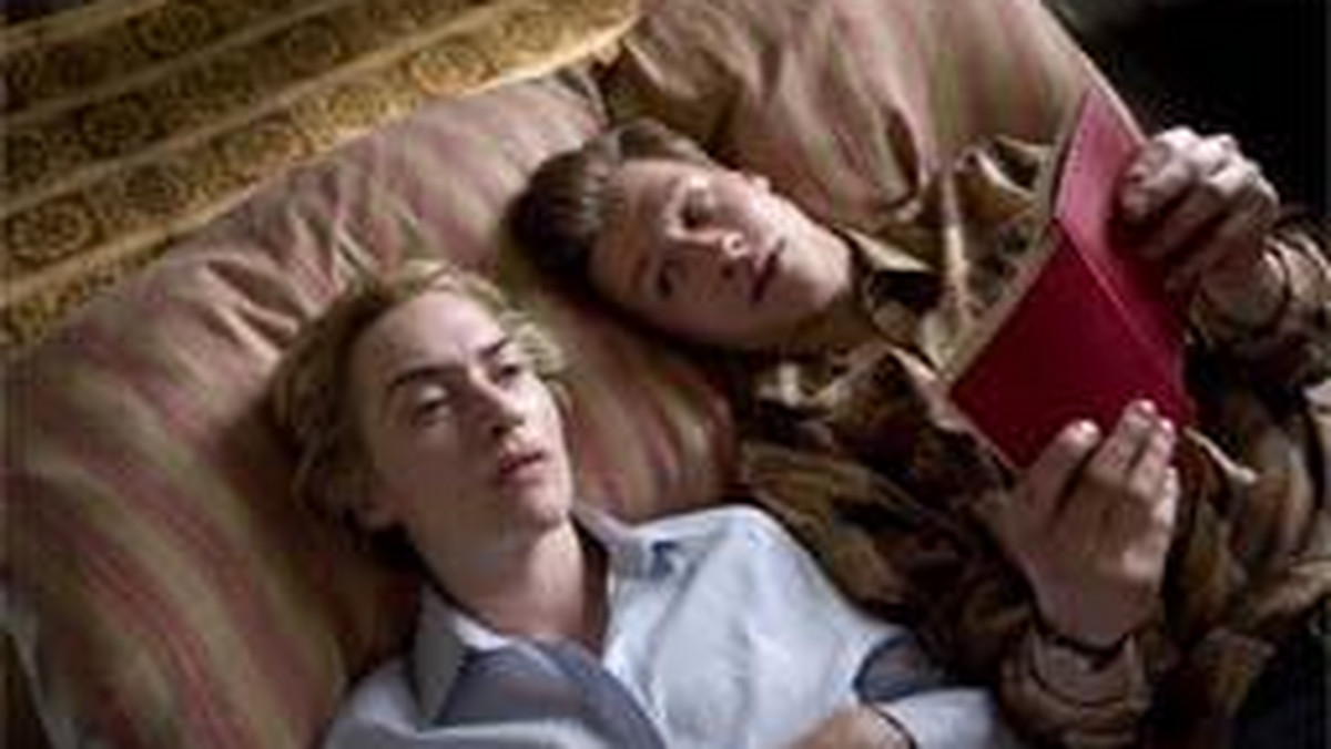 Film "Lektor" z nominowaną do Oscara Kate Winslet trafi do polskich kin 13 marca. Trzy dni wcześniej ukaże się książka, na podstawie której obraz nakręcono.