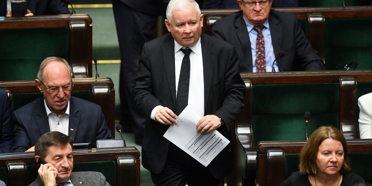 Prezes PiS Jarosław Kaczyński na sali plenarnej podczas posiedzenia Sejmu w Warszawie, 29.09.