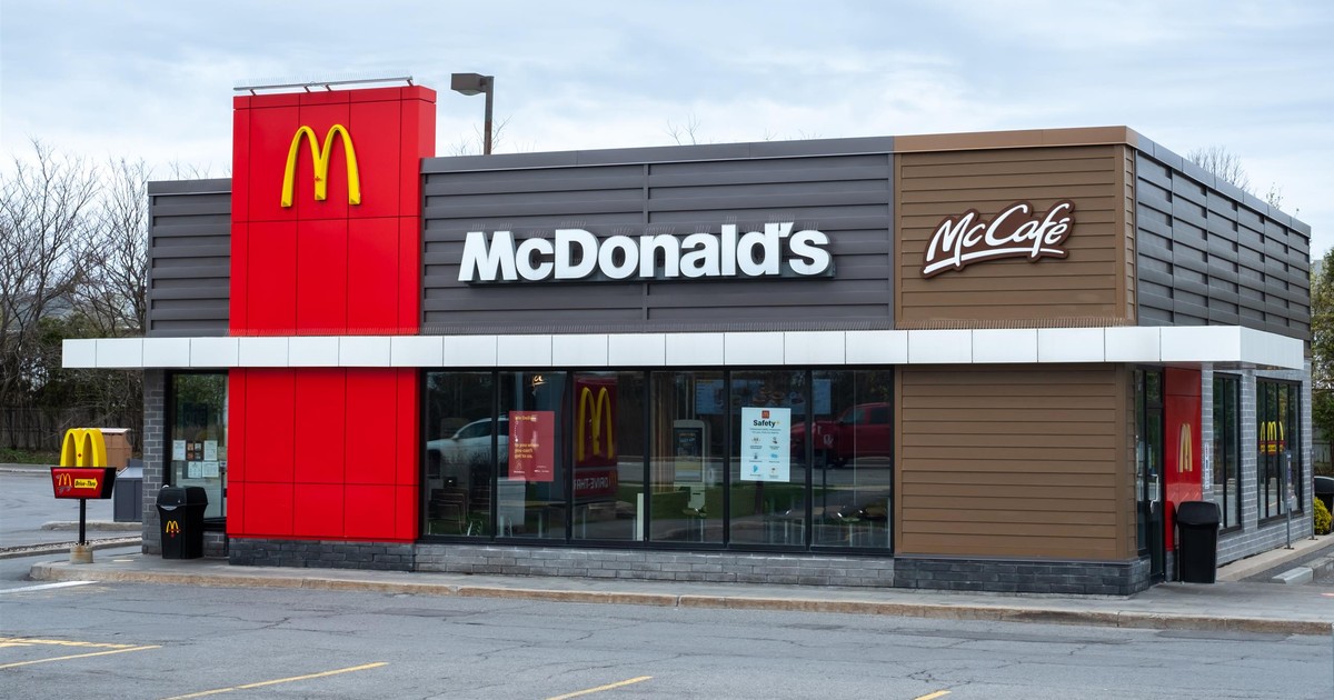 Rodzina z niemowlakiem zrobiła to na środku McDonald's. "Myślałam, że się przewidziałam"