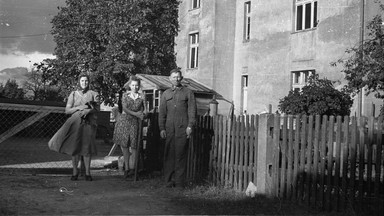 "Odwróciłam miskę i zobaczyłam swastykę. Dziadek powiedział: to od Niemców"